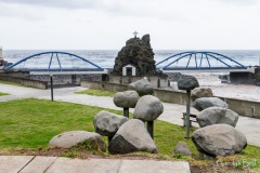 Bridges and sculptures at Sao Vicente